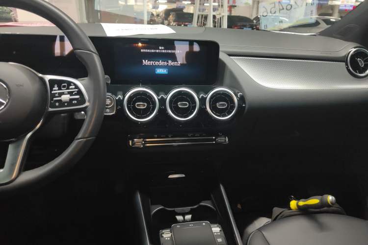 Used Mercedes-Benz GLA 2022 Second Facelift GLA 200 Audio And AC Panel