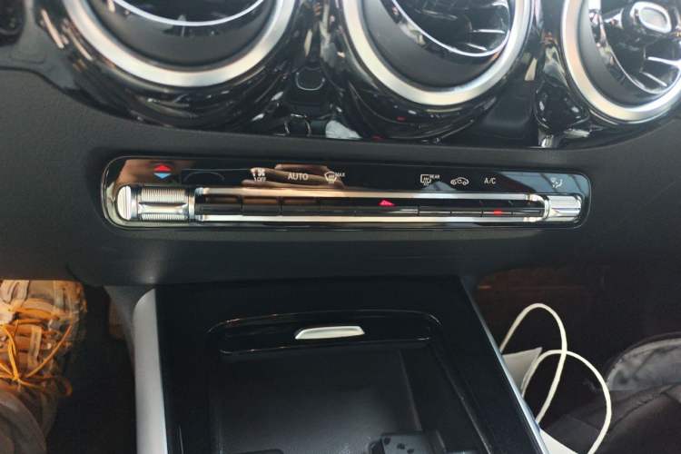 Used Mercedes-Benz GLA 2022 Second Facelift GLA 200 Audio And AC Panel