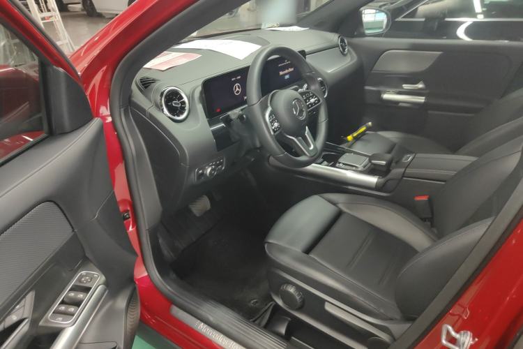 Used Mercedes-Benz GLA 2022 Second Facelift GLA 200 Driver Seat