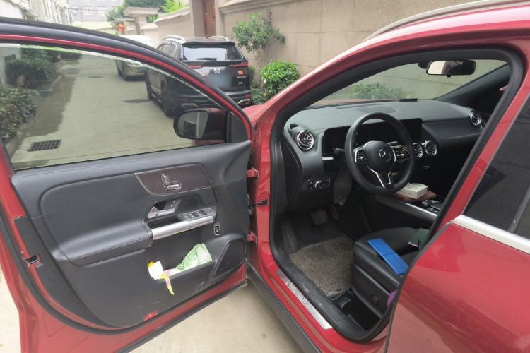 Used Mercedes-Benz GLA 2022 GLA 200 Driver Seat