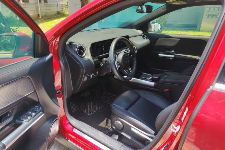 Used Mercedes-Benz GLA 2022 Second Facelift GLA 200 Driver Seat