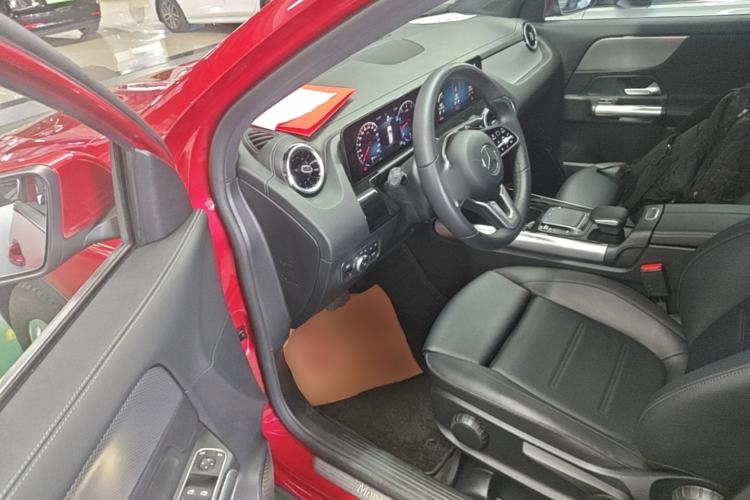 Used Mercedes-Benz GLA 2022 Second Facelift GLA 200 Driver Seat