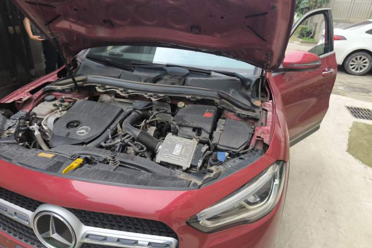 Used Mercedes-Benz GLA 2022 GLA 200 Engine Bay Left