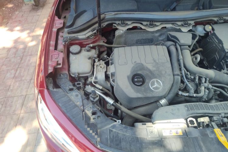Used Mercedes-Benz GLA 2022 Facelifted GLA 200 Engine Bay Right
