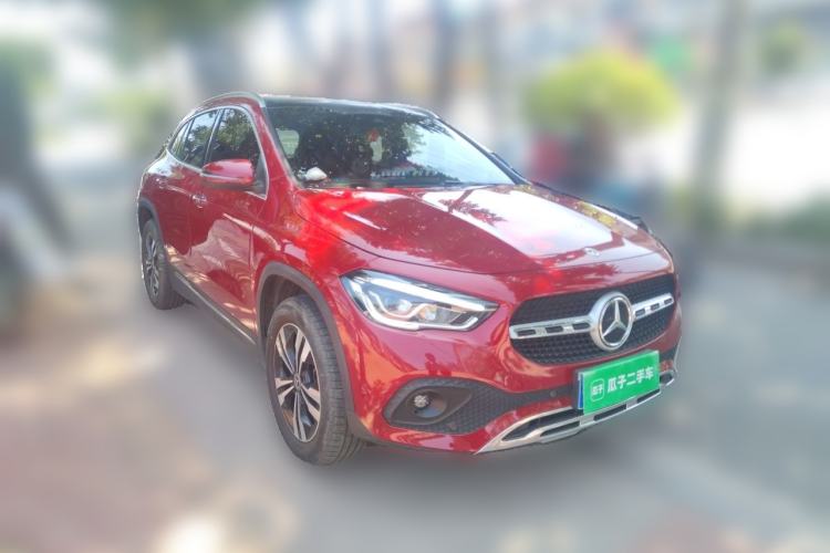 Used Mercedes-Benz GLA 2022 Facelifted GLA 200 Front Right 45 Deg