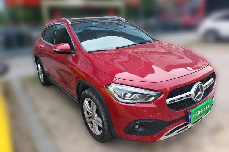 Used Mercedes-Benz GLA 2022 Second Facelift GLA 200 Front Right 45 Deg