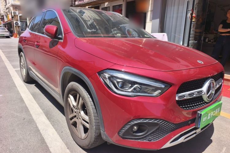 Used Mercedes-Benz GLA 2022 Second Facelift GLA 200 Front Right 45 Deg