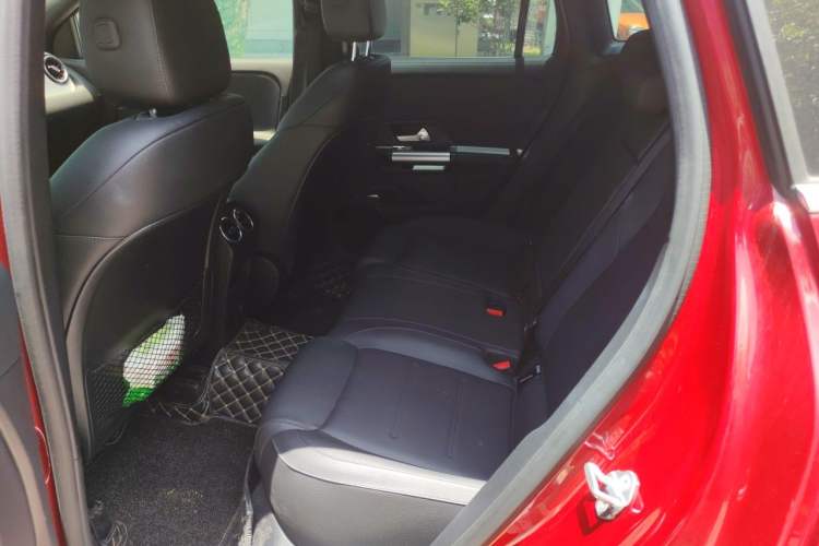 Used Mercedes-Benz GLA 2022 Second Facelift GLA 200 Interior 4