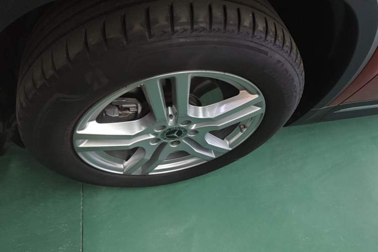 Used Mercedes-Benz GLA 2022 Second Facelift GLA 200 Left Front Wheel Hub