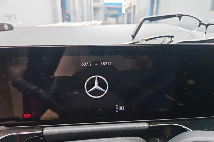 Used Mercedes-Benz GLA 2022 Second Facelift GLA 200 Odometer Close Up