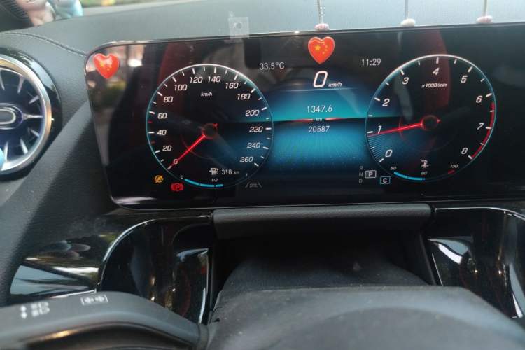 Used Mercedes-Benz GLA 2022 Facelifted GLA 200 Odometer Close Up