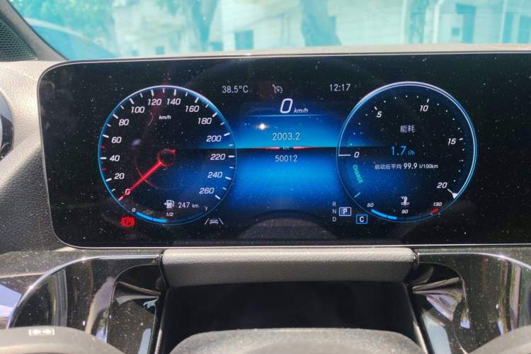 Used Mercedes-Benz GLA 2022 Second Facelift GLA 200 Odometer Close Up