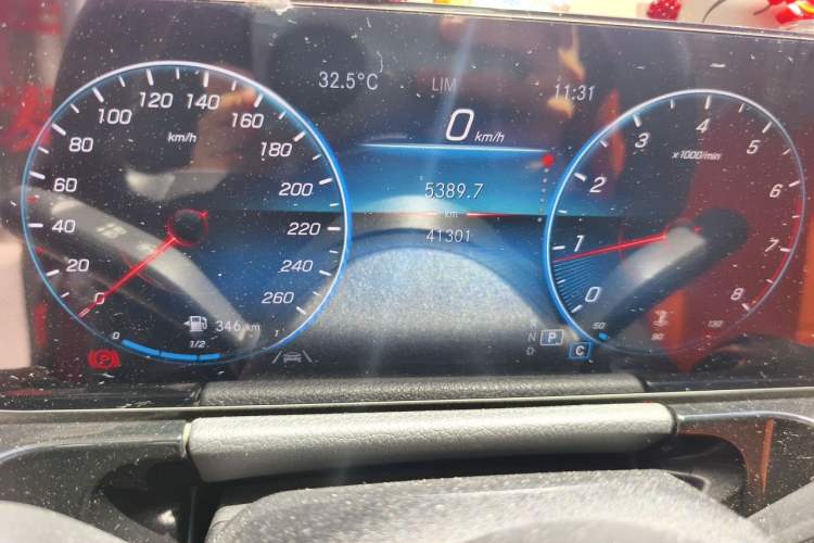 Used Mercedes-Benz GLA 2022 Second Facelift GLA 200 Odometer Close Up