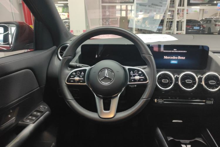 Used Mercedes-Benz GLA 2022 Second Facelift GLA 200 Steering Wheel