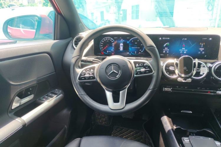 Used Mercedes-Benz GLA 2022 Second Facelift GLA 200 Steering Wheel
