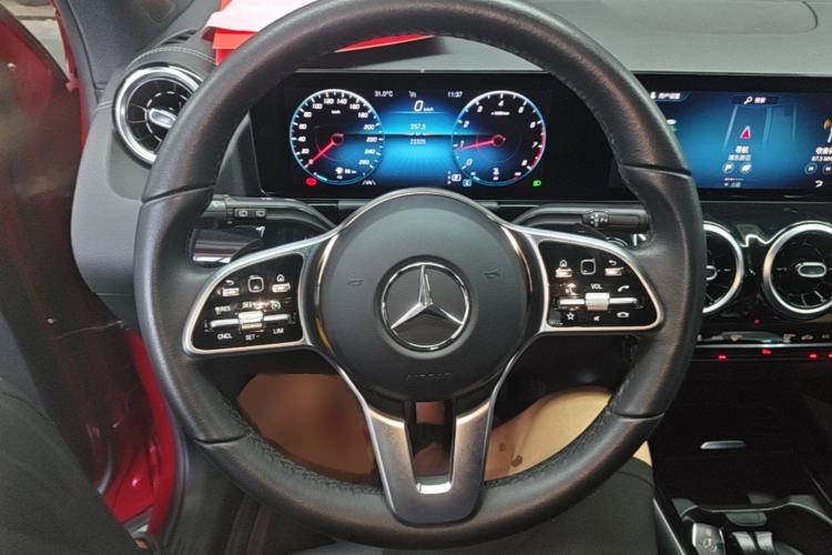 Used Mercedes-Benz GLA 2022 Second Facelift GLA 200 Steering Wheel