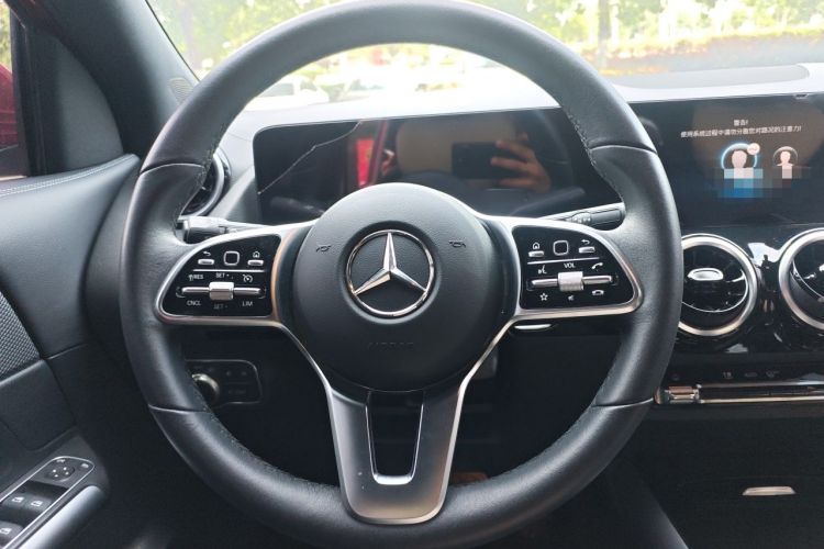 Used Mercedes-Benz GLA 2022 Second Facelift GLA 200 Steering Wheel