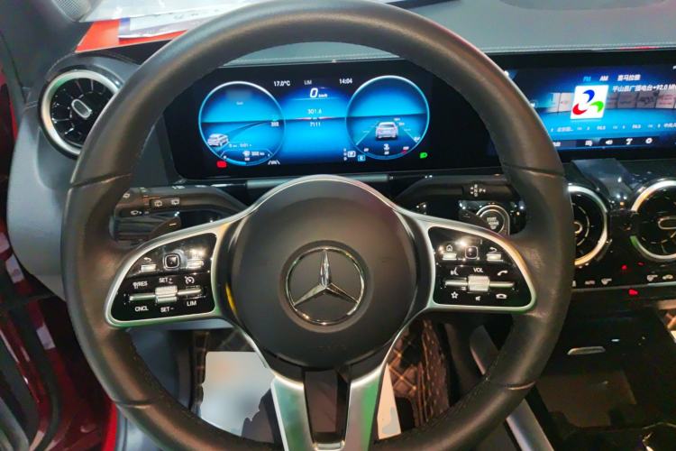 Used Mercedes-Benz GLA 2022 Second Facelift GLA 200 Steering Wheel