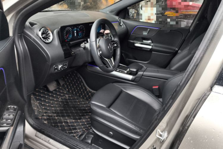 Used Mercedes-Benz GLA 2022 GLA 200 Driver Seat