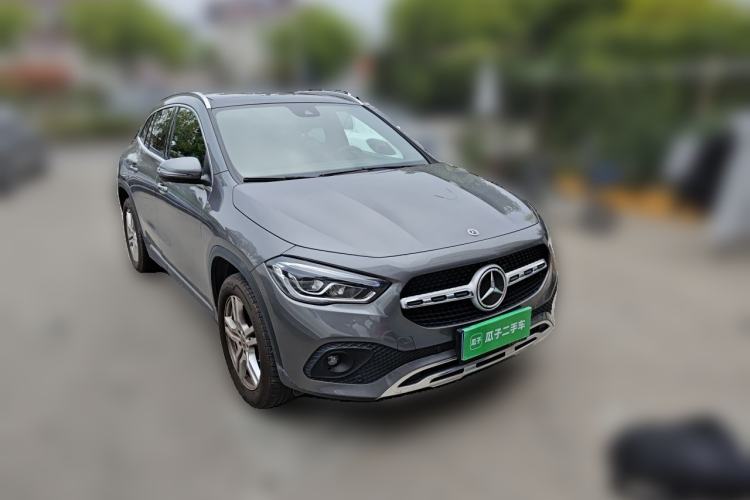Used Mercedes-Benz GLA 2022 Second Facelift GLA 200 Front Right 45 Deg