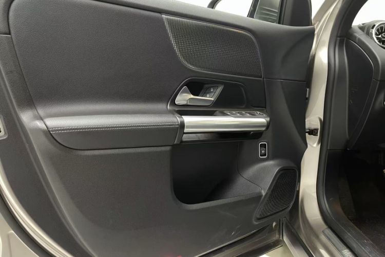 Used Mercedes-Benz GLA 2022 GLA 220 Interior 10