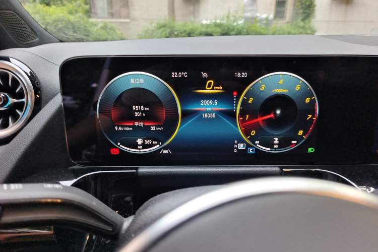 Used Mercedes-Benz GLA 2022 GLA 220 Odometer Close Up