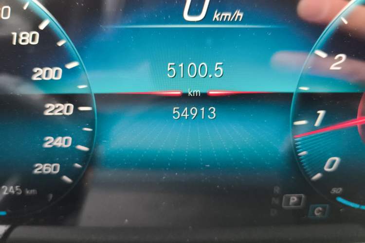 Used Mercedes-Benz GLA 2022 GLA 200 Odometer Close Up