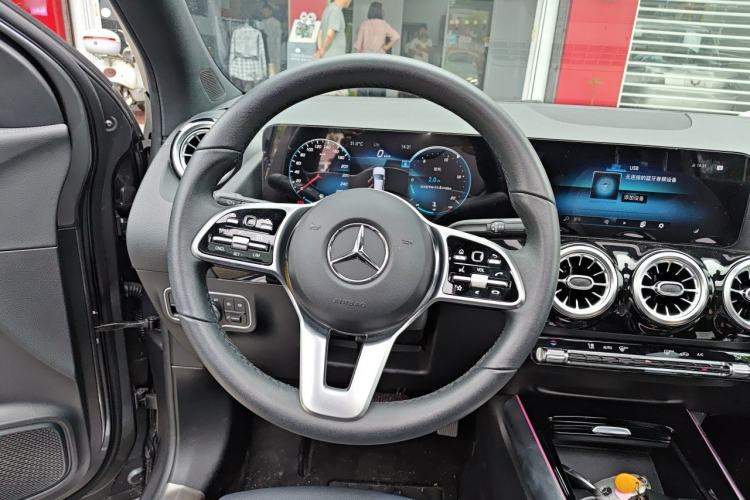 Used Mercedes-Benz GLA 2022 Second Facelift GLA 200 Steering Wheel