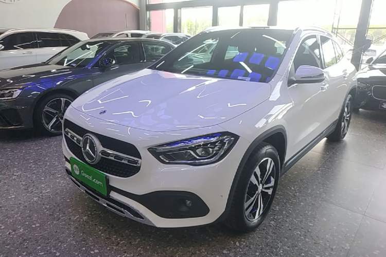 Used Mercedes-Benz GLA 2022 Facelifted GLA 200 Guazi used car, China used car export, Used car for sale, Used  cars, Cheapest cars for sale