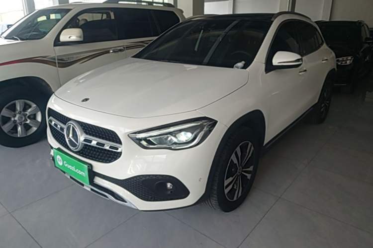 Used Mercedes-Benz GLA 2022 Facelifted GLA 200 Guazi used car, China used car export, Used car for sale, Used  cars, Cheapest cars for sale