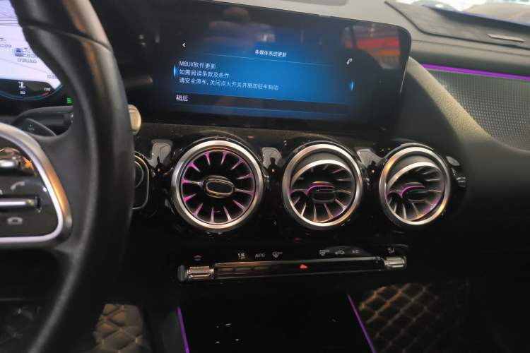 Used Mercedes-Benz GLA 2022 GLA 220 Audio And AC Panel