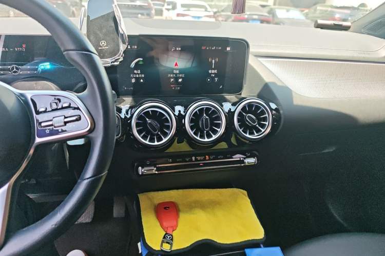 Used Mercedes-Benz GLA 2022 GLA 200 Audio And AC Panel