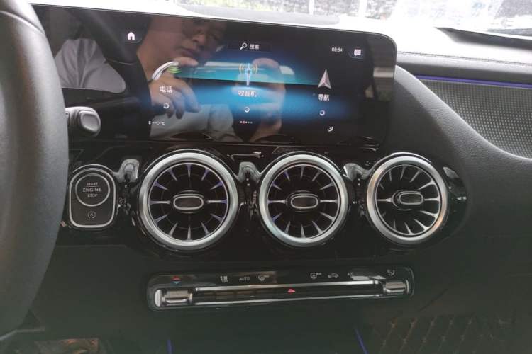 Used Mercedes-Benz GLA 2022 GLA 200 Audio And AC Panel