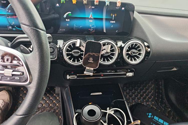 Used Mercedes-Benz GLA 2022 Facelifted GLA 200 Audio And AC Panel