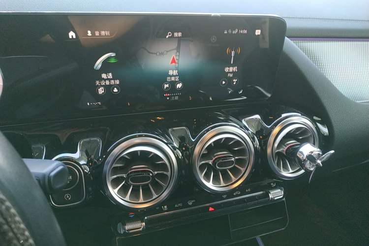 Used Mercedes-Benz GLA 2022 GLA 220 Audio And AC Panel