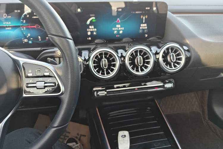 Used Mercedes-Benz GLA 2022 Facelifted GLA 200 Audio And AC Panel