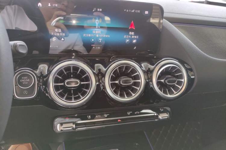 Used Mercedes-Benz GLA 2022 GLA 200 Audio And AC Panel