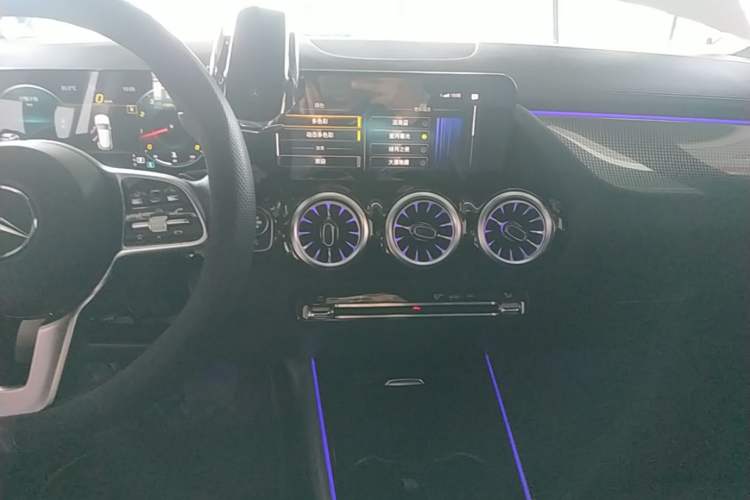 Used Mercedes-Benz GLA 2022 GLA 220 Audio And AC Panel