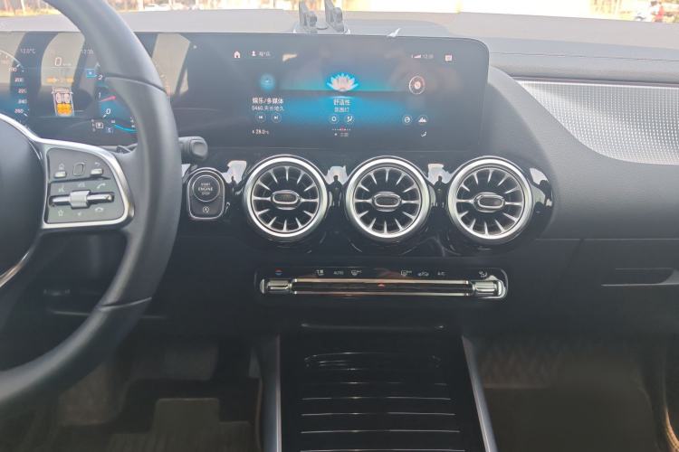 Used Mercedes-Benz GLA 2022 GLA 220 Audio And AC Panel