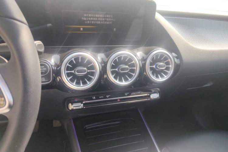 Used Mercedes-Benz GLA 2022 GLA 220 4MATIC Audio And AC Panel