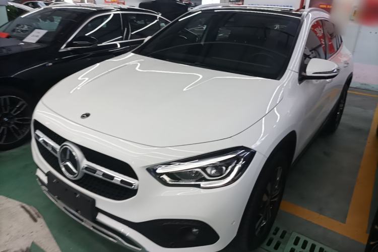 Used Mercedes-Benz GLA 2022 Facelifted GLA 200 Guazi used car, China used car export, Used car for sale, Used cars, Cheapest cars for sale