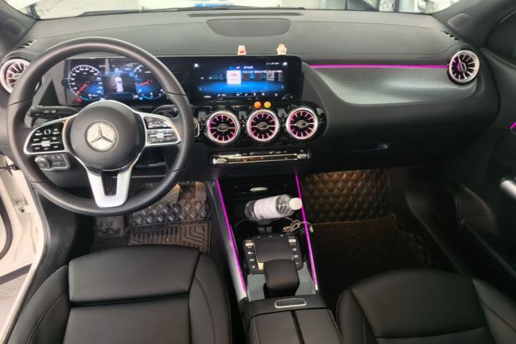 Used Mercedes-Benz GLA 2022 GLA 220 Center Console