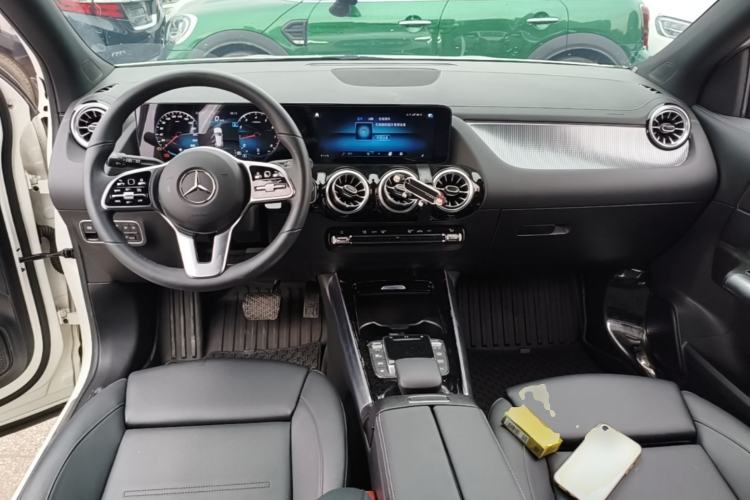 Used Mercedes-Benz GLA 2022 Facelifted GLA 200 Center Console