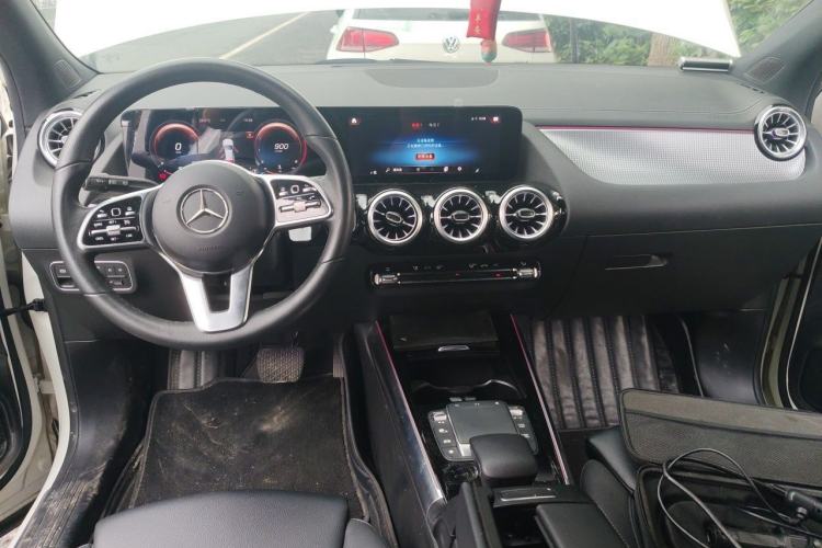 Used Mercedes-Benz GLA 2022 GLA 200 Center Console