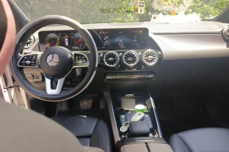Used Mercedes-Benz GLA 2022 GLA 220 Center Console
