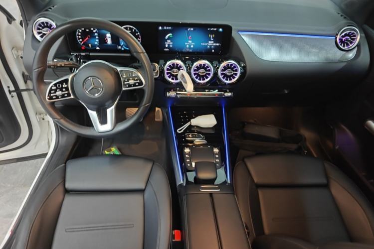 Used Mercedes-Benz GLA 2022 Facelifted GLA 200 Center Console