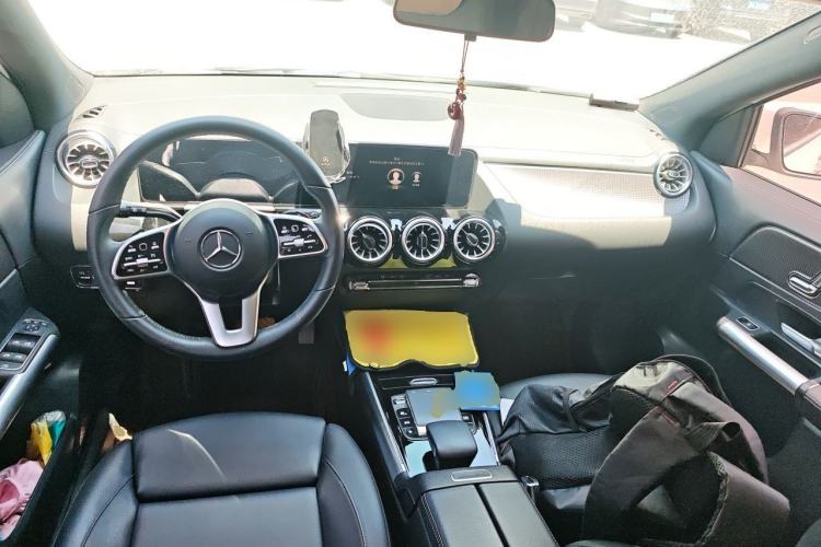 Used Mercedes-Benz GLA 2022 GLA 200 Center Console