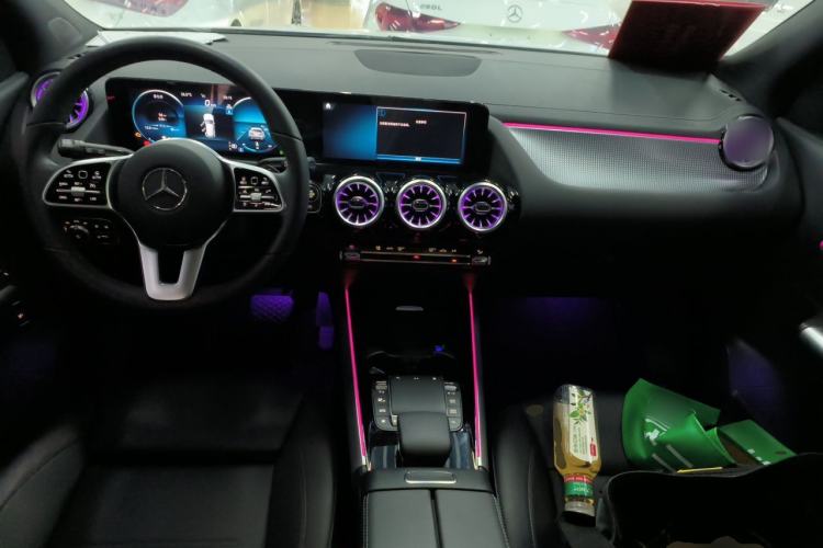 Used Mercedes-Benz GLA 2022 GLA 220 Center Console