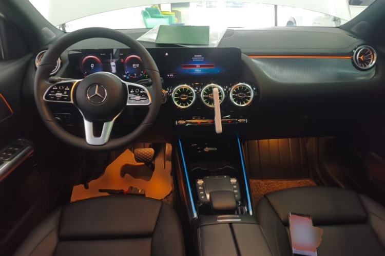 Used Mercedes-Benz GLA 2022 GLA 200 Center Console