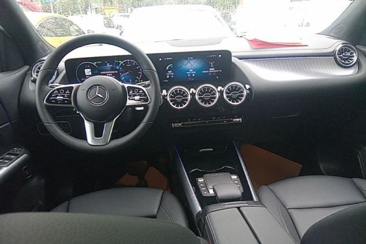 Used Mercedes-Benz GLA 2022 GLA 220 Center Console